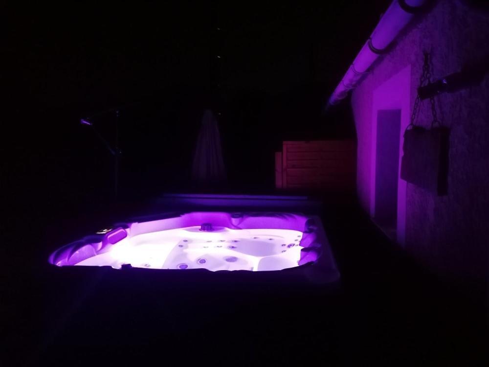 Gite De Charme Spa Privatif L'Oustau Di Tonin Malaucene Luaran gambar